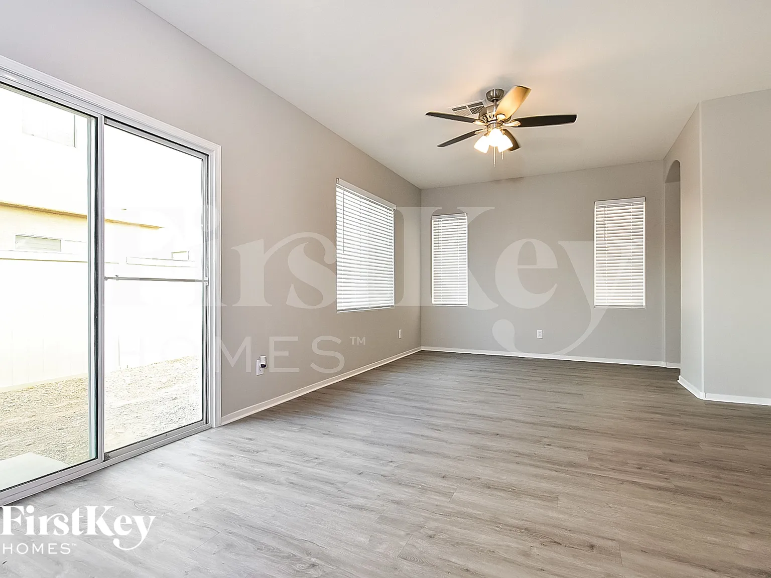 4 bed, 2.5 bath, 1746 sqft, $2,465 — Photo 3
