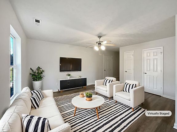 3rd image of 312 Cottonwood Dr