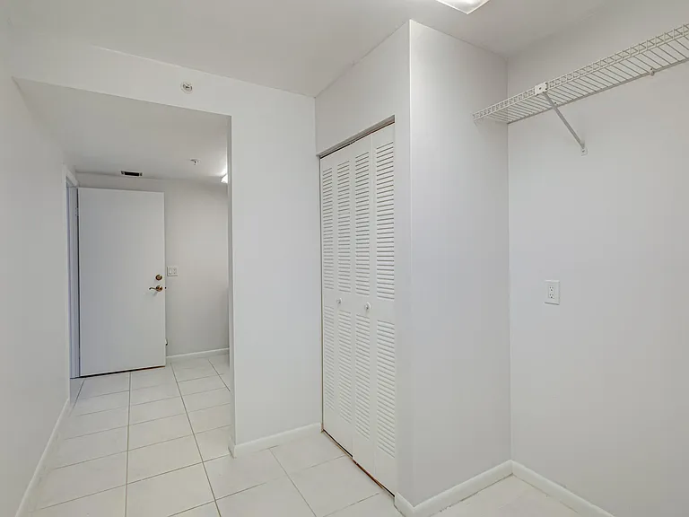 901 Seafarer Cir #104 — Photo 18