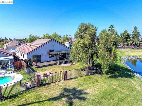 5th image of 1201 Saint Andrews Dr