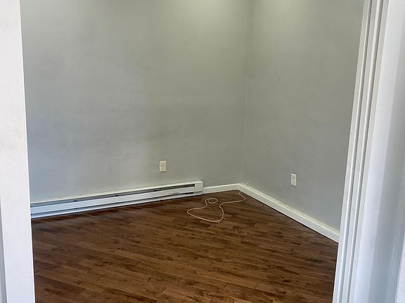 4th image of 13 Washington Ave APT 1