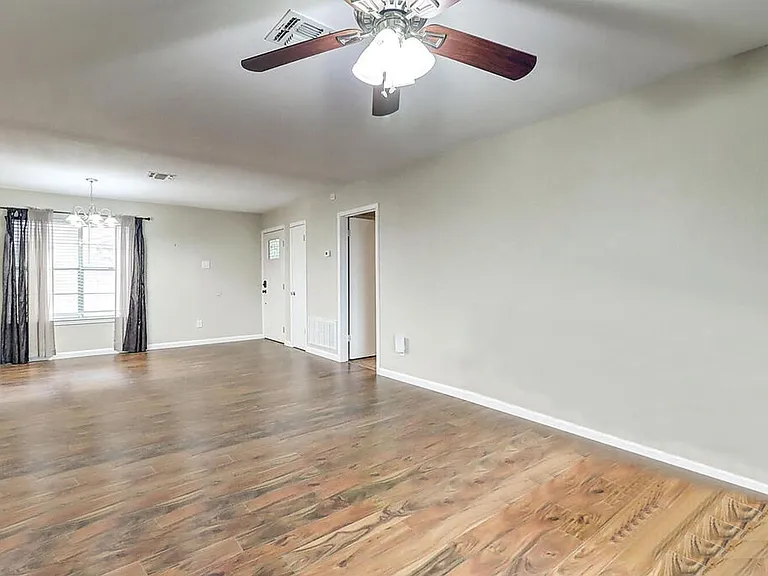1011 Ennis Joslin 234 — Photo 13