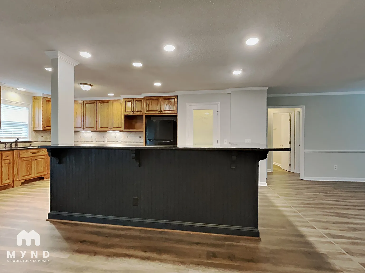 3 bed, 3.0 bath, 1974 sqft, $2,170 — Photo 4
