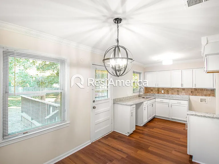 3820 Bishops Bridge Rd — Photo 4