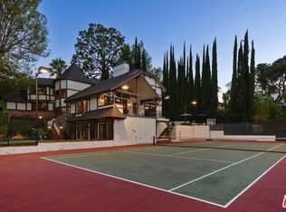 19540 Wells Dr, Tarzana, CA 91356
