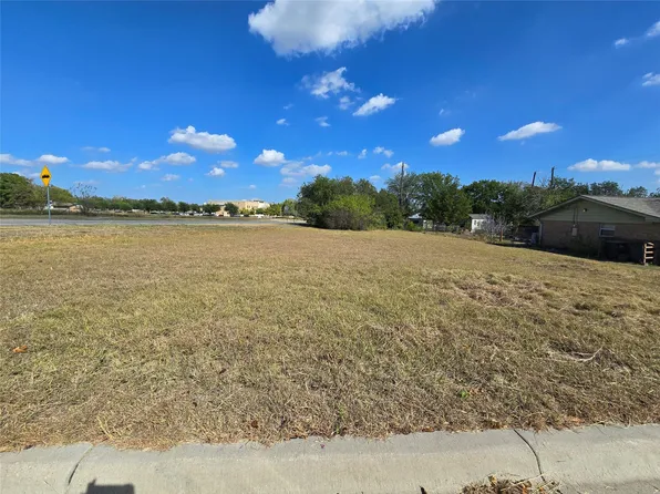 2401 Highland Dr, Georgetown, TX 78626