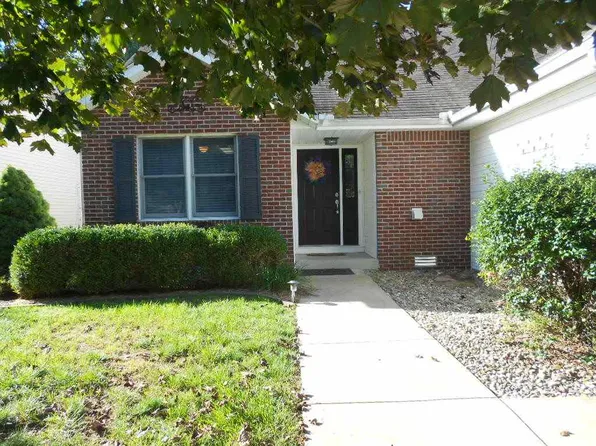 2253 Cailynn Dr, Terre Haute, IN 47802