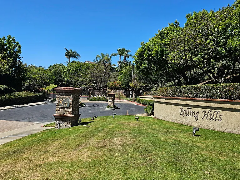 25721 Weston Dr — Photo 31