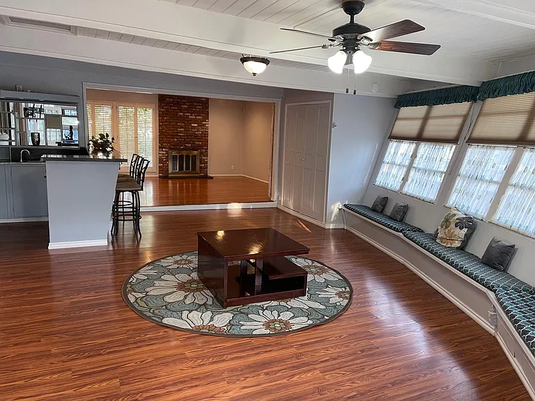 1085 Riviera Dr — Photo 31
