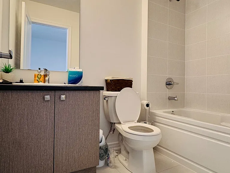 2037 Cameron Lott Cres — Photo 18