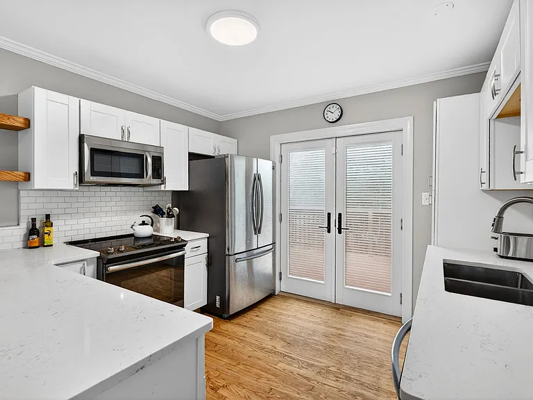 1091 Purcell Ave — Photo 12