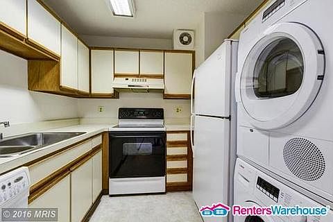 5th image of 900 N Stafford St APT 1015