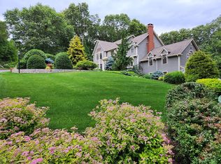 14 Wintergreen Rd, Monroe, CT 06468