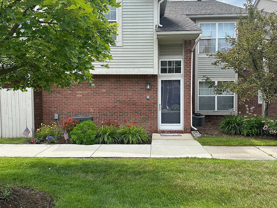 1st image of 16423 Claremont Dr S