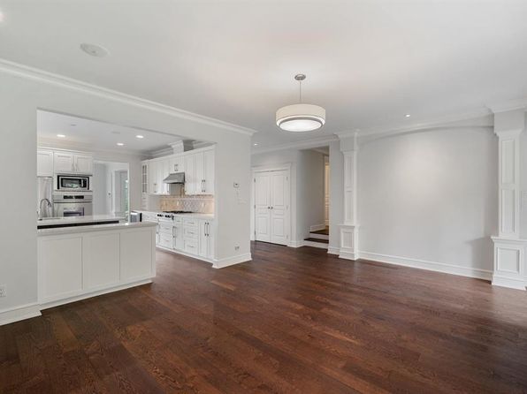 5 bedroom rental in West Vancouver — photo 9
