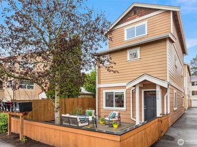 9418 Fremont Avenue N, Seattle, WA, 98103