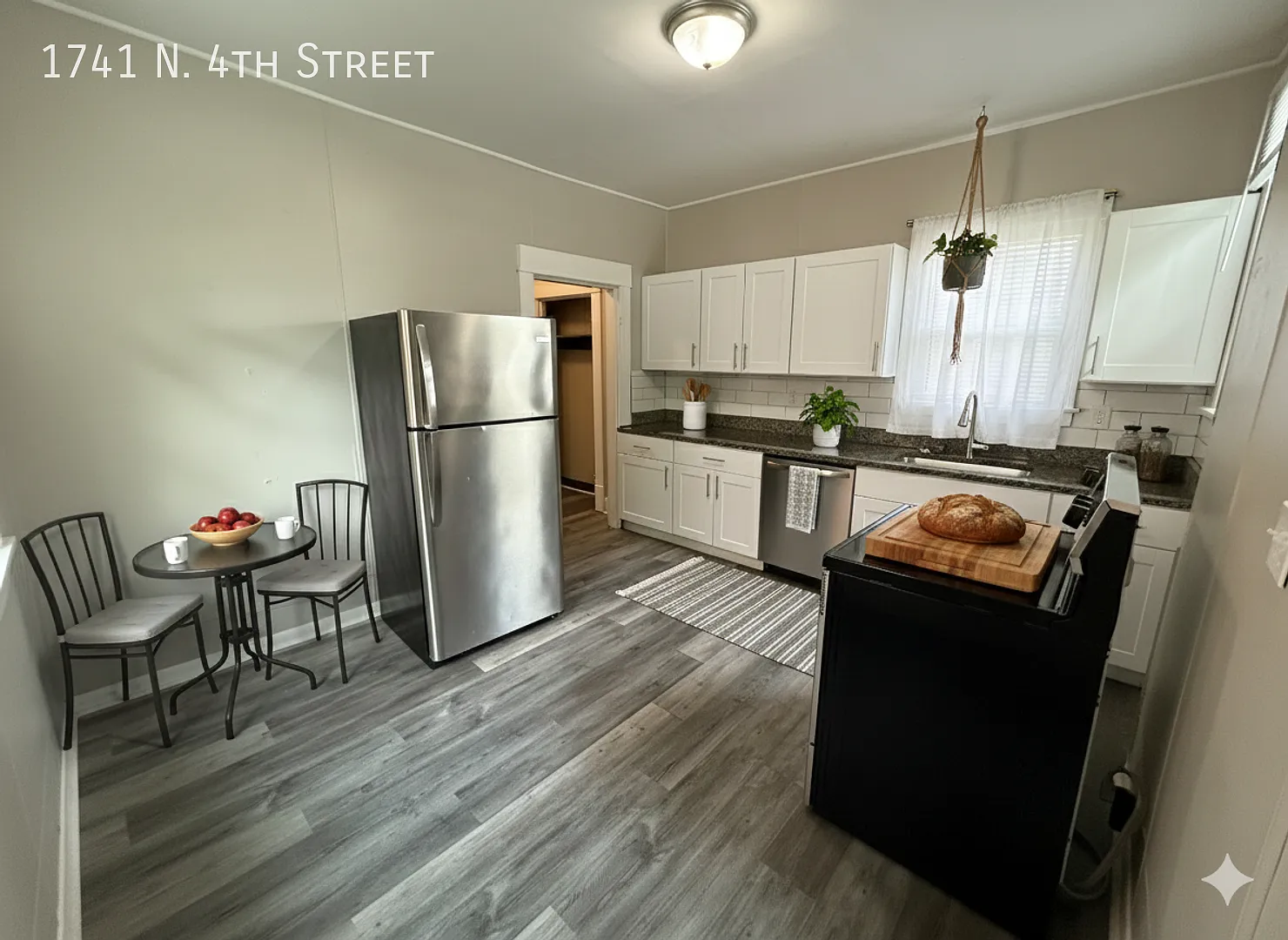 Spacious 4 Bed 2 Bath Duplex! Available Fall — Photo 4