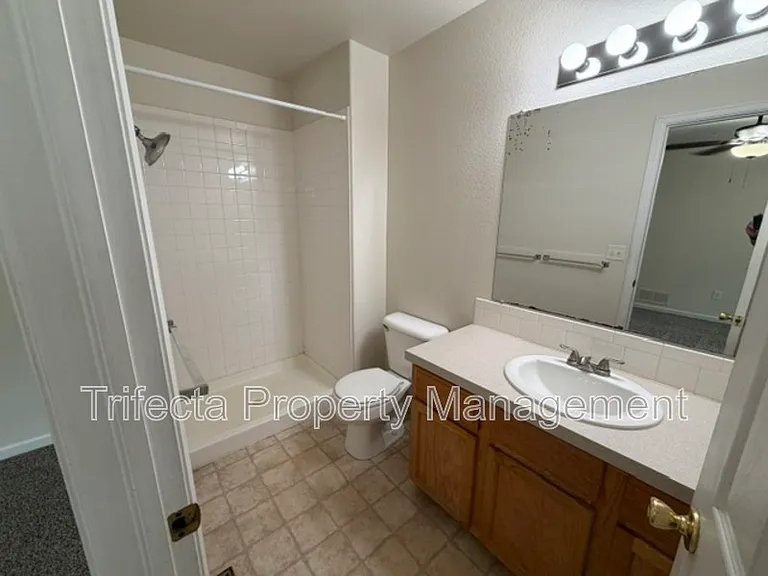 3627 Glenbarr Ct — Photo 13