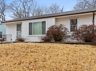 135 Chateau Dr, Florissant, MO