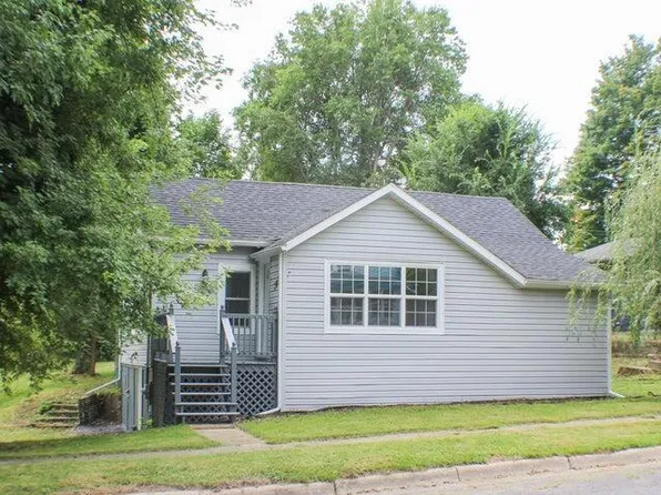 303 W Alexander St, Buchanan, MI 49107