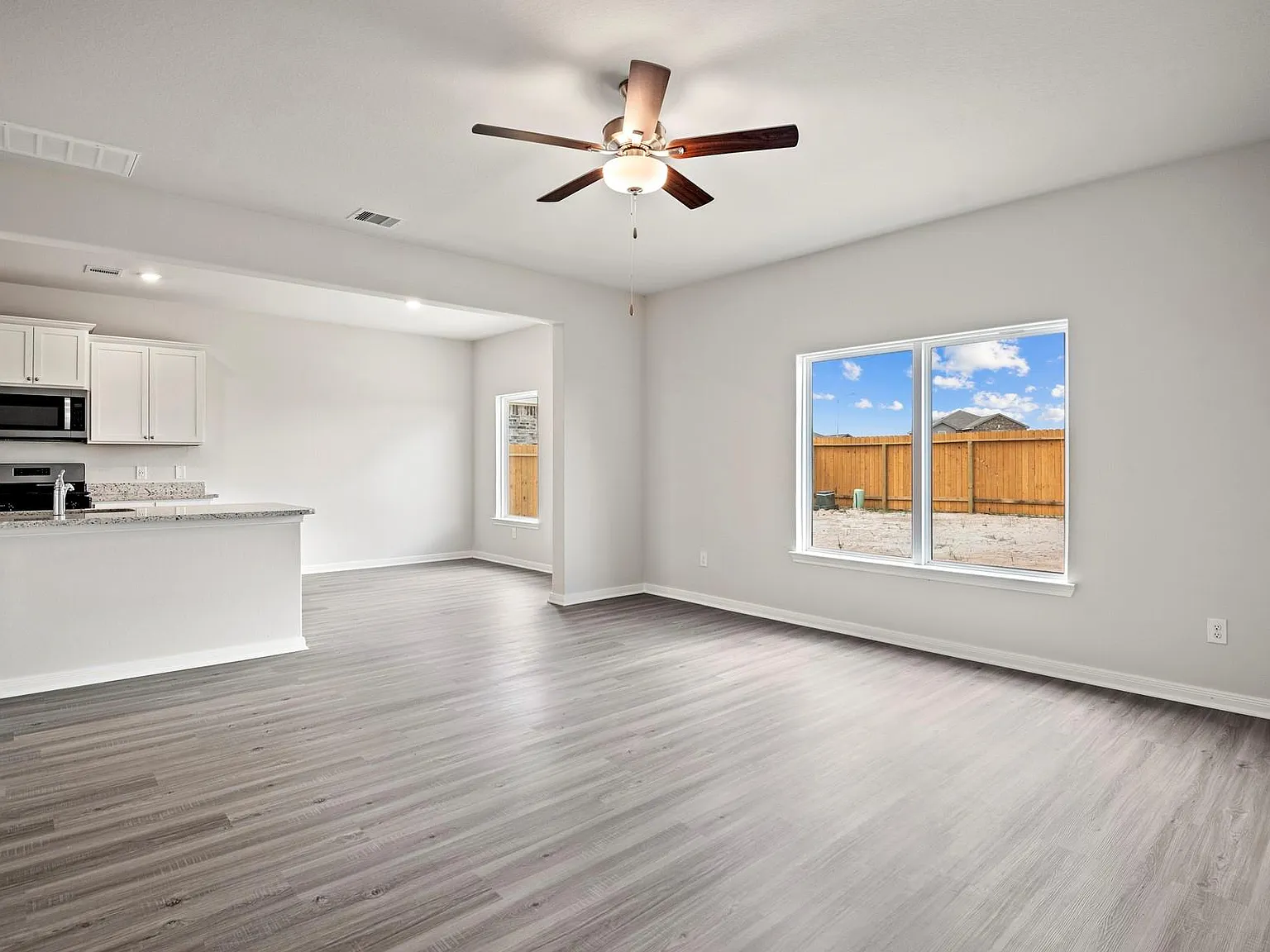 4 bed, 2.5 bath, 2175 sqft, $2,290 — Photo 2