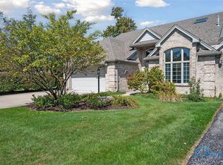8670 Augusta Ln, Holland, OH