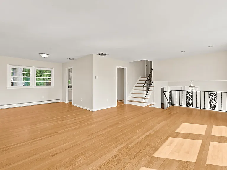 60 Oakland Ave — Photo 18