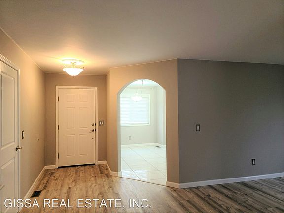 3rd image of 7932 Ferncliff Dr