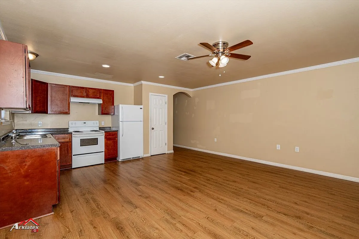 1231 Crofton Street, Unit A - 1 — Photo 2