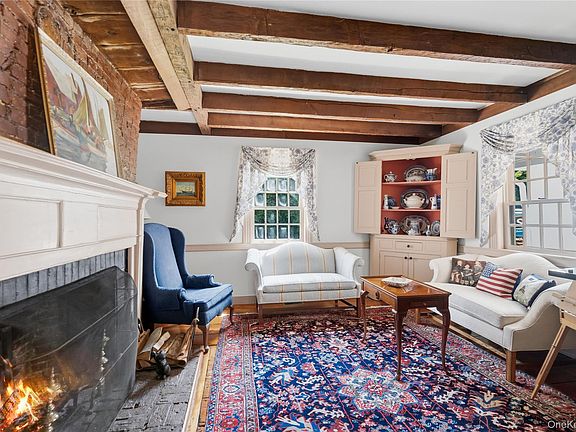 4th image of 211 Berry Hill Road