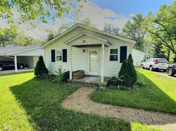 4986 Adkins St, Columbus, IN 47201