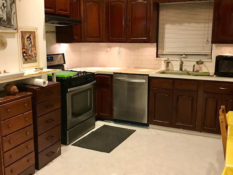 2nd image of 249 Sherman Ave