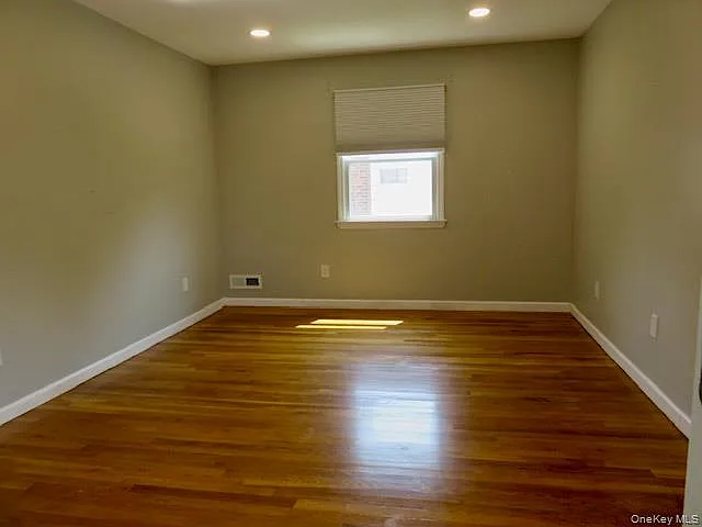 10 Elderwood Ln — Photo 17