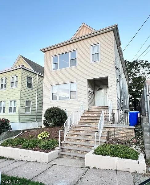 2 bed, 1.0 bath, $2,400 — Photo 2