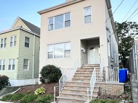 485 E 27th St, Paterson, NJ