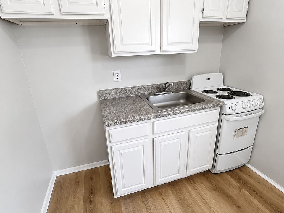 1st image of 396 Stuyvesant Ave APT 13