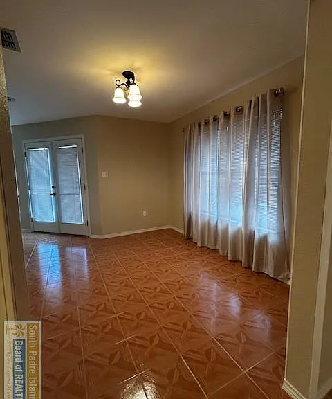 944 Alta Mesa Blvd — Photo 5