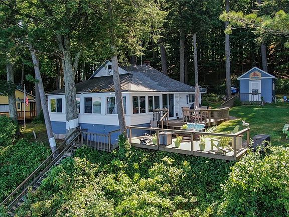 2nd image of 38977 Dalton Ln
