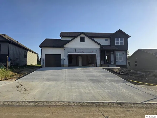 17151 Abigail St, Bennington, NE 68007