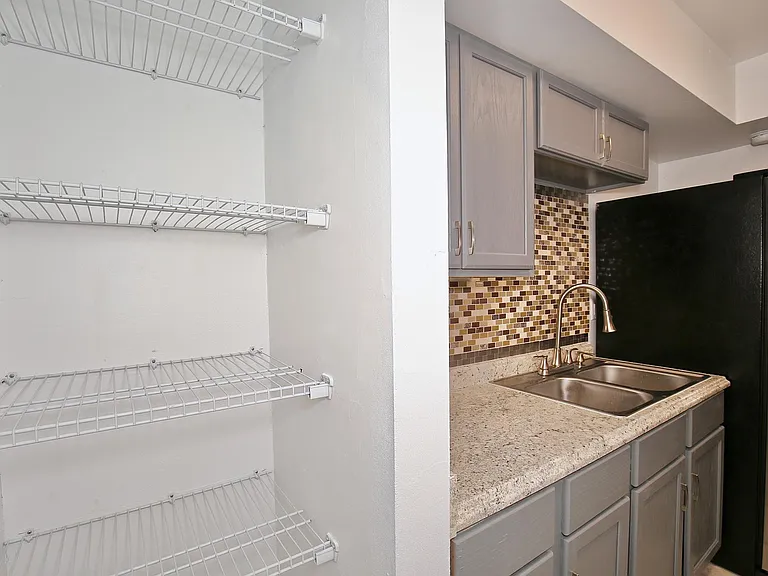 2548 Clairmont Ave — Photo 9