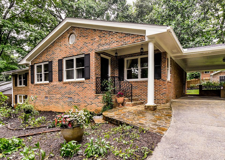 Solid brick expanded ranch 