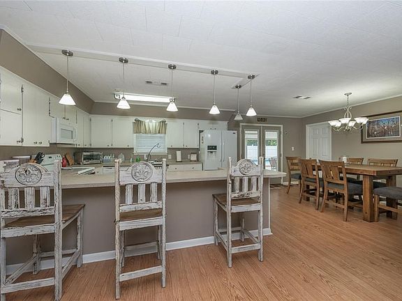 4th image of 235 Prairie Bono Ln