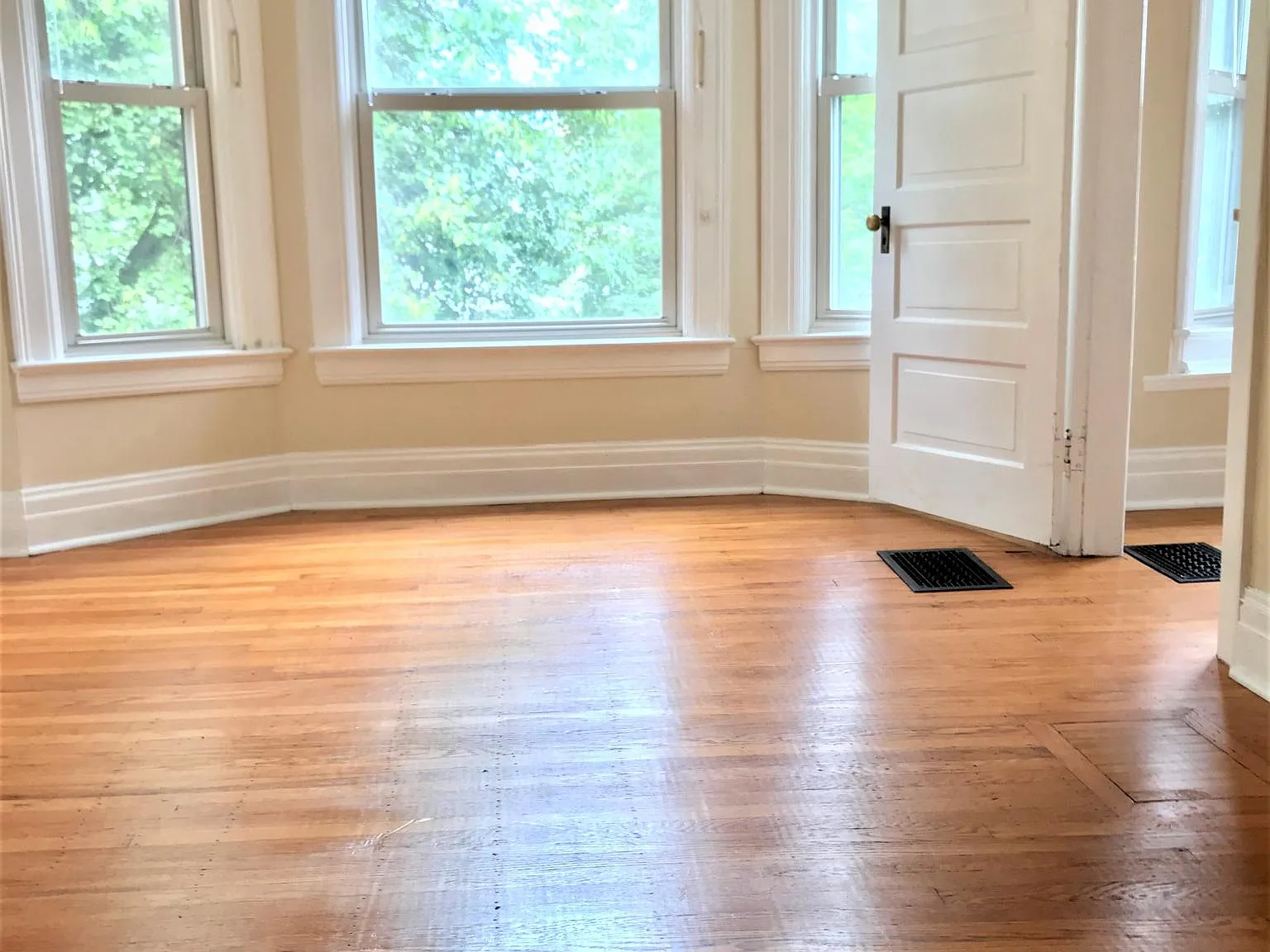 184 Saint James Pl — Photo 2