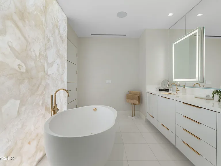 6587 N Palmeraie Blvd #2015 — Photo 123