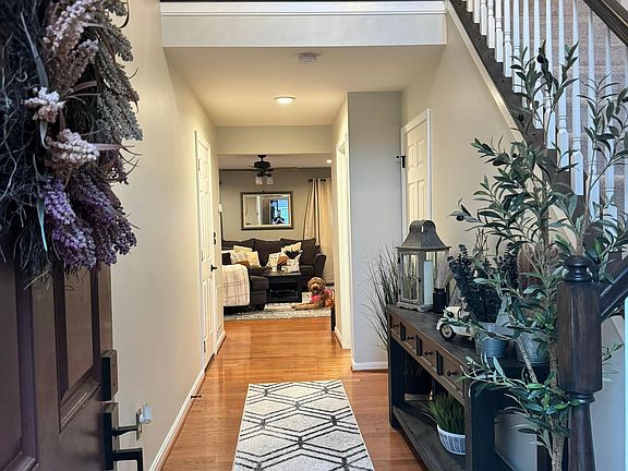 4th image of 148 W Earleigh Heights Rd