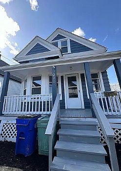 1st image of 3028 W 104th St