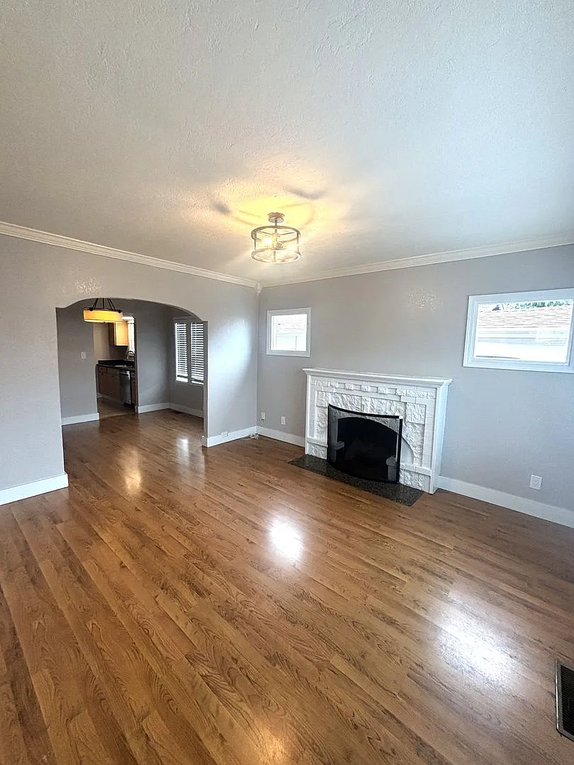 Available Now! Charming 3-Bedroom Maxwell Park Home with Spacious Backyard & Bonus Flex Space — Photo 2