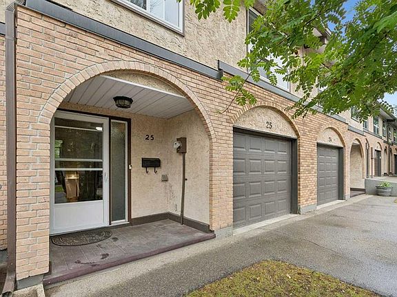4th image of 1011 SE Canterbury Dr SW #25