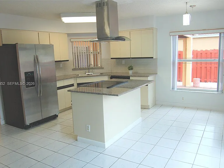 10957 SW 73rd Ter — Photo 7