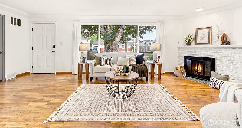 4th image of 8423 E D Street